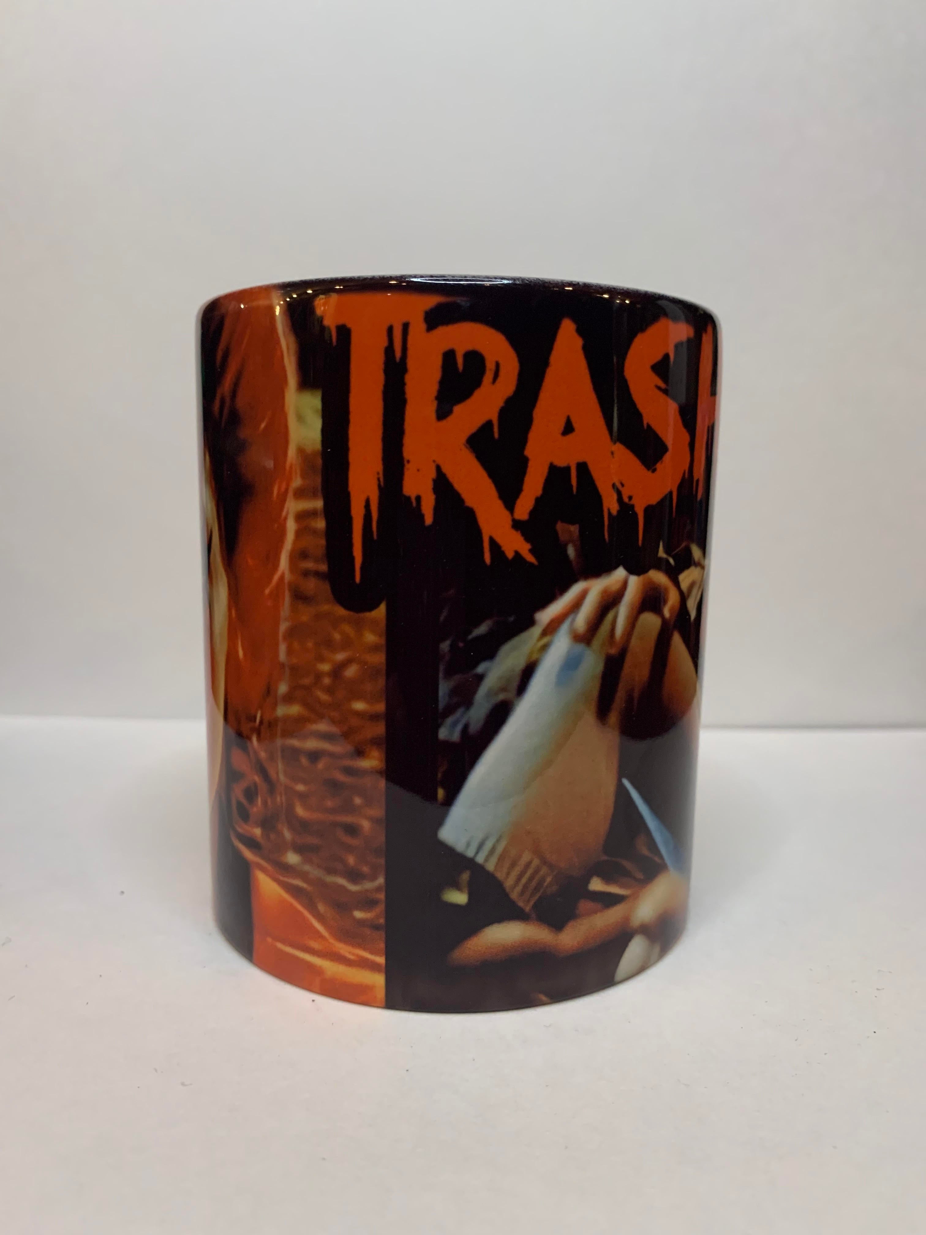 Taza La basura regresa de los muertos vivientes • Cerámica de 11 oz • Diseñada por Monster Ink
